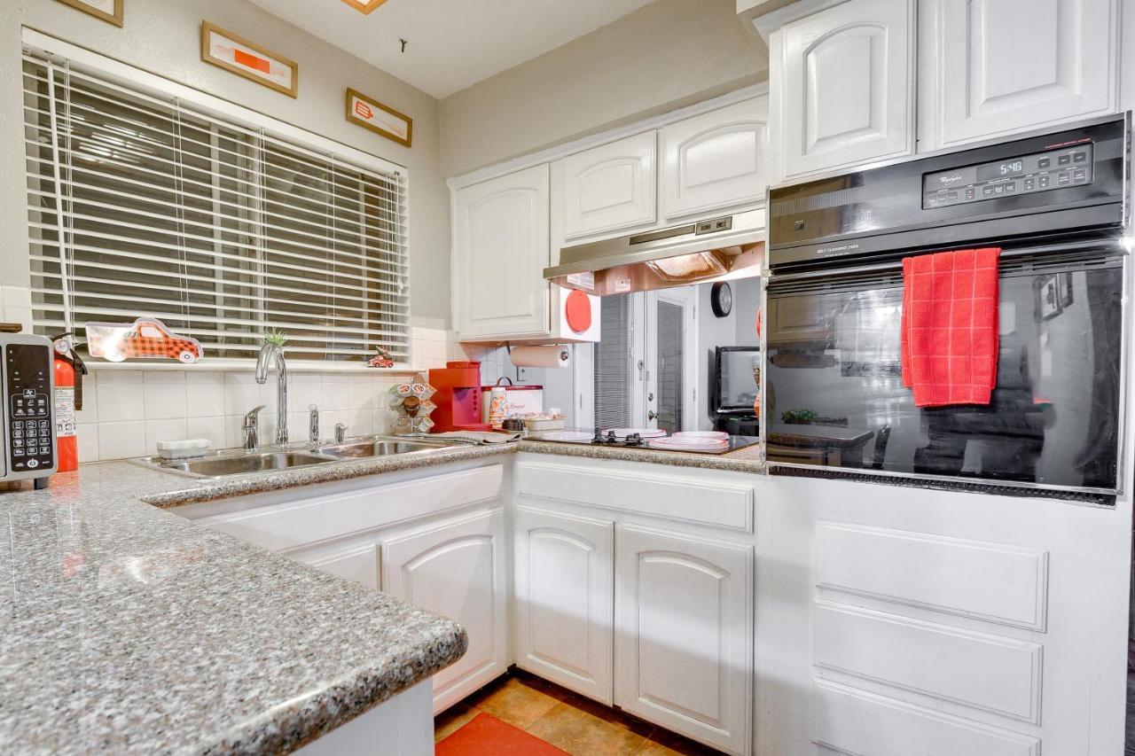 Arlington Home With Patio, Walk To Atandt Stadium! Exterior photo