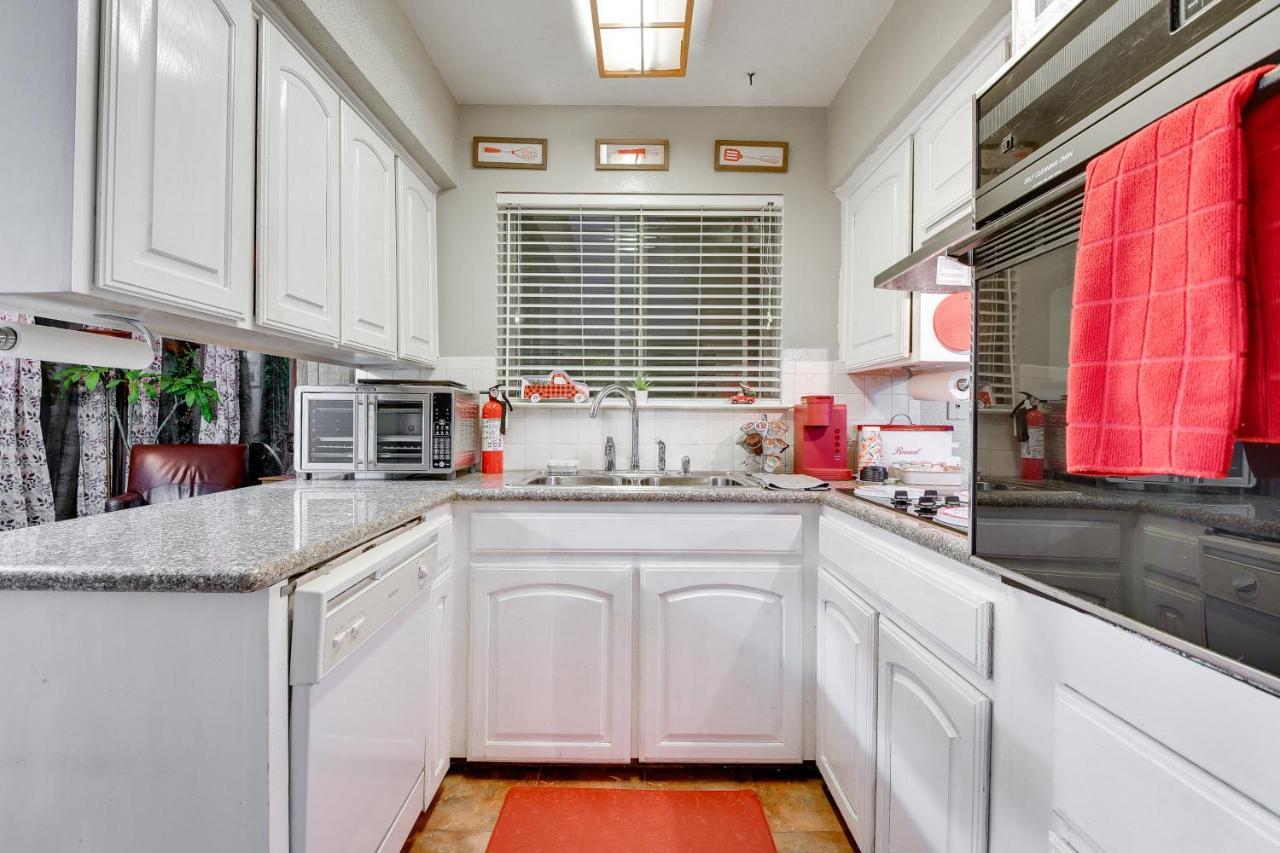 Arlington Home With Patio, Walk To Atandt Stadium! Exterior photo